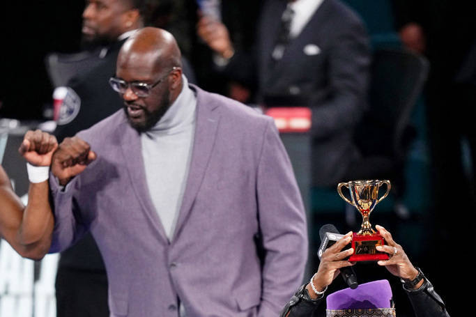 奥尼尔：我让恩比德进内线 他说现在没人那样打球